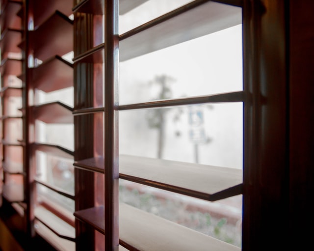 Read more about the article Five Tips on Choosing Shutter Blinds